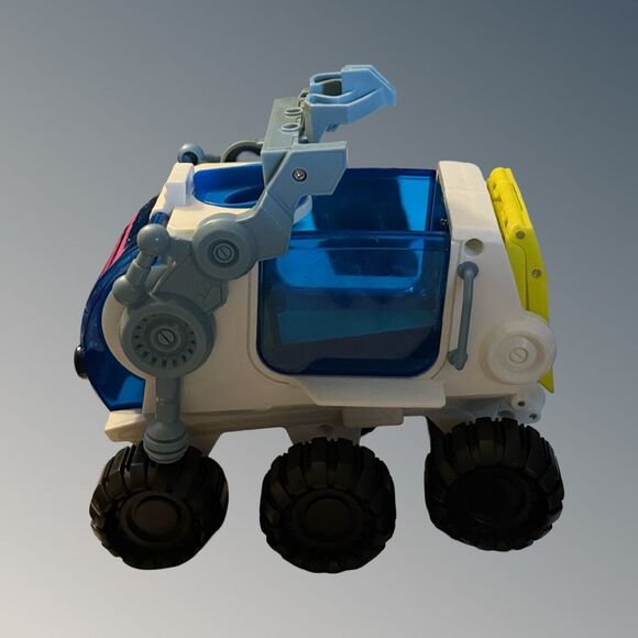 2011 Fisher Price Imaginext Moon Space Station Moon Hauler Alien & Astronaut - Picture 11 of 13